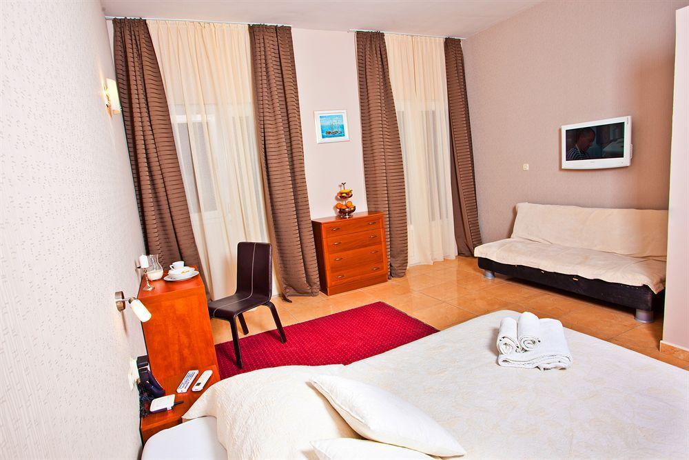 Beach Villa Bb Podstrana Bagian luar foto