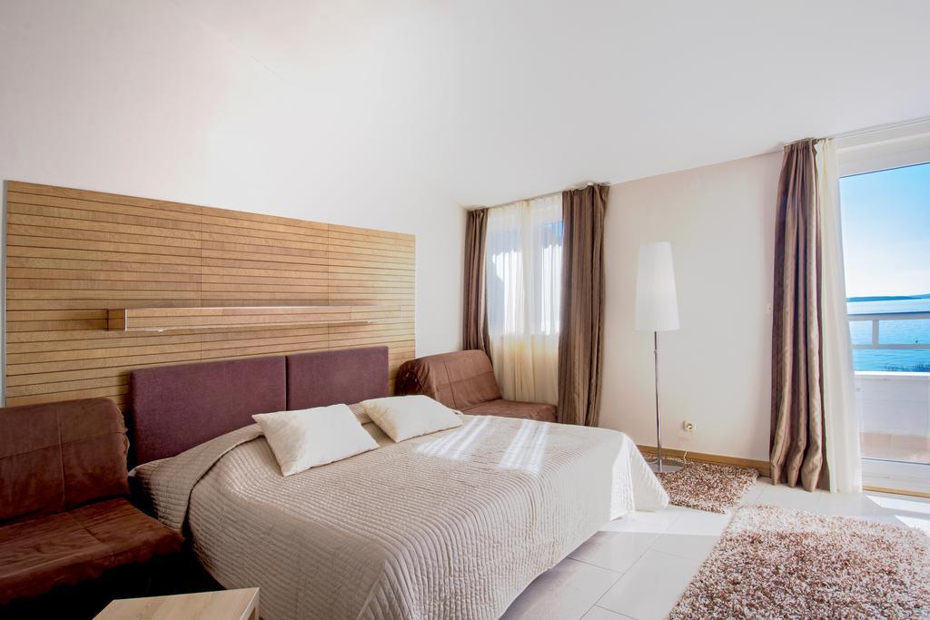Beach Villa Bb Podstrana Bagian luar foto