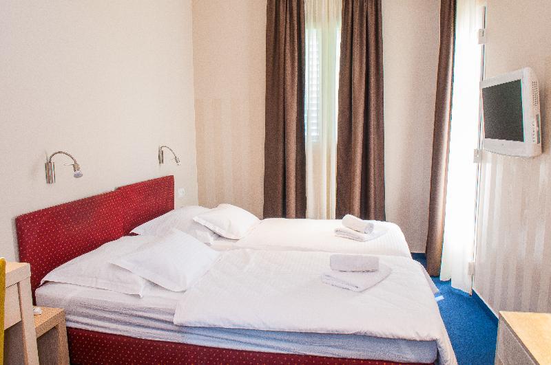 Beach Villa Bb Podstrana Bagian luar foto